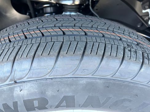 New 2025 Toyota Tacoma SR5 image 27