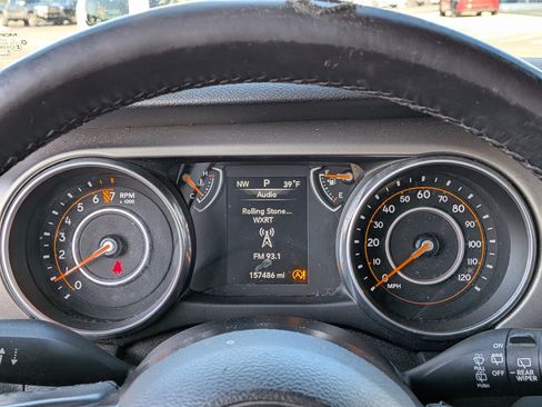 Used 2018 Jeep Wrangler Unlimited Sport S image 32