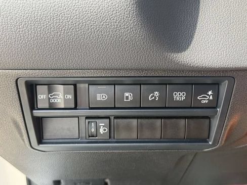 Certified 2025 Toyota Sequoia SR5 AWD/4WD image 20