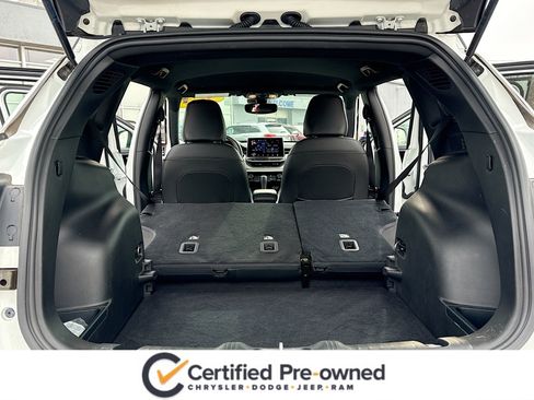 Used 2025 Jeep Compass Limited image 7