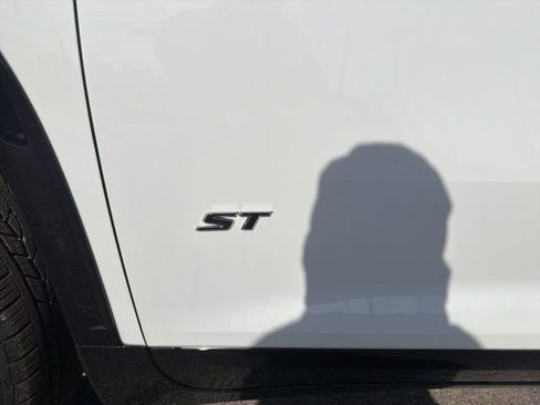 New 2026 Buick Enclave Sport Touring w/ Power Package FWD image 11