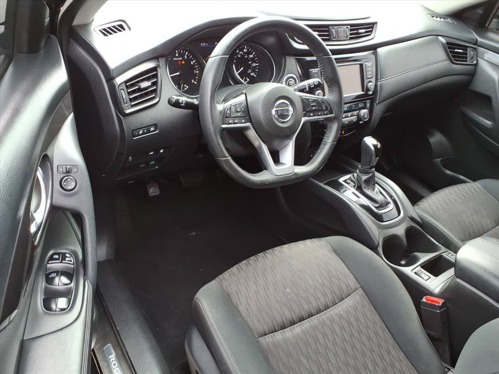 Used 2018 Nissan Rogue SV FWD image 18