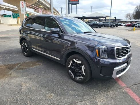 Used 2025 Kia Telluride S image 13