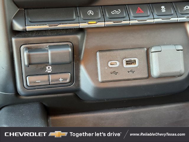 Used 2020 Chevrolet Silverado 1500 RST w/ Texas Edition RWD image 22
