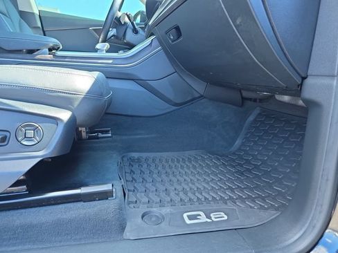 Used 2023 Audi Q8 Prestige AWD/4WD image 32