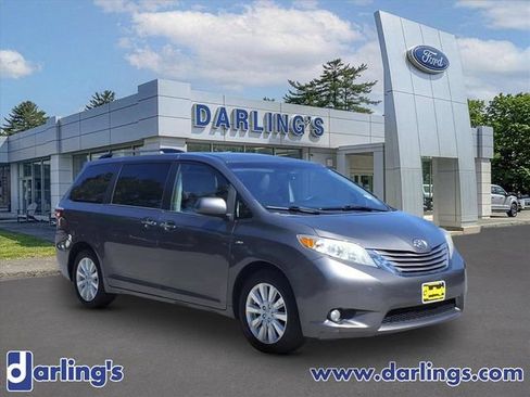 Used 2017 Toyota Sienna XLE w/ XLE Navigation Package AWD/4WD image 3