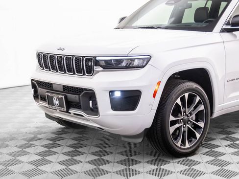 Used 2022 Jeep Grand Cherokee Overland w/ Adv Protech Group III image 41