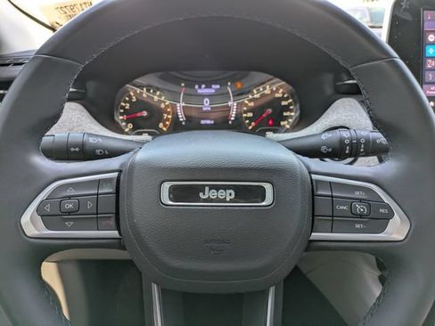 Certified 2022 Jeep Compass Latitude FWD image 19