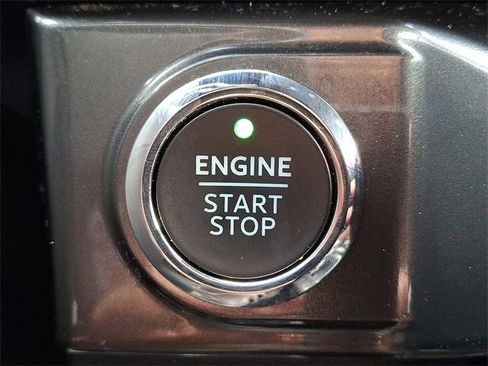 Certified 2022 Ford F150 XLT w/ Equipment Group 302A High image 22