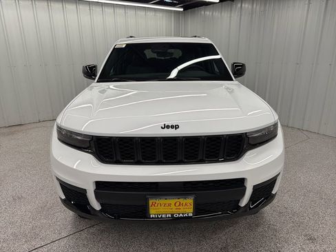 New 2025 Jeep Grand Cherokee L Altitude AWD/4WD image 2