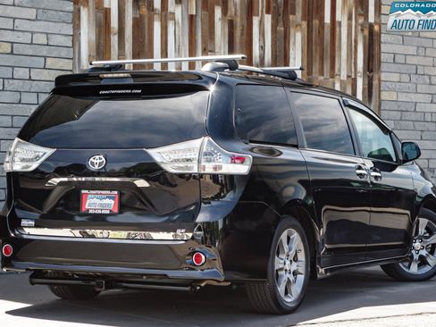 Used 2016 Toyota Sienna SE FWD image 7