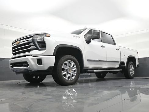 Used 2024 Chevrolet Silverado 2500 High Country AWD/4WD image 24