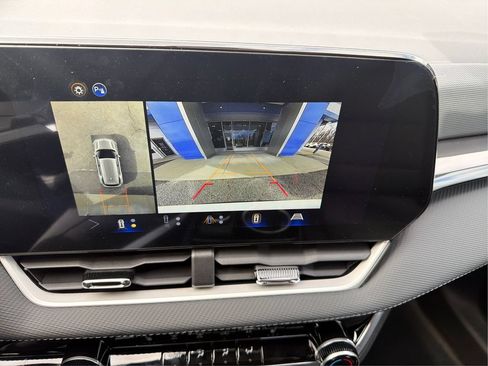 New 2026 Chevrolet Equinox LT w/ Safety and Technology Package FWD image 15