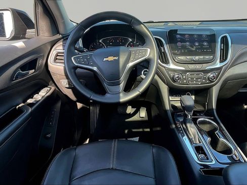 Used 2023 Chevrolet Equinox Premier image 8