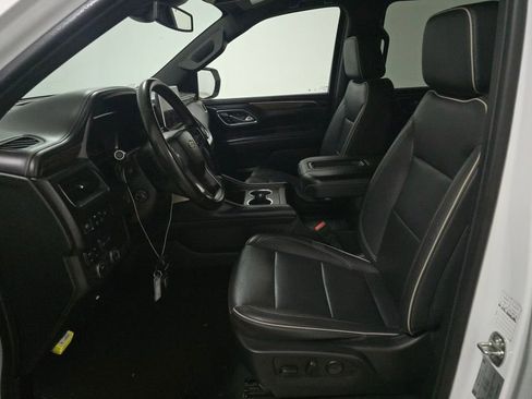 Used 2023 Chevrolet Suburban Premier AWD/4WD image 10