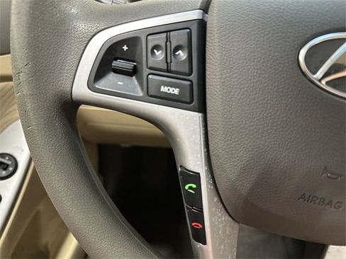 Used 2013 Hyundai Accent GLS w/ Premium Pkg image 33