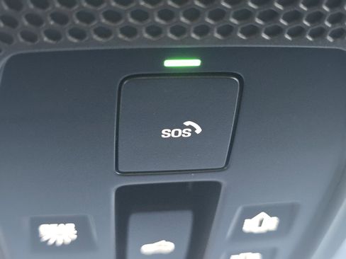 Certified 2024 Porsche Macan 4 Electric image 26