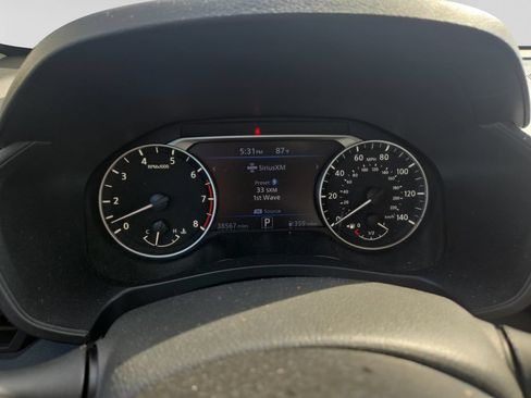 Used 2025 Nissan Altima 2.5 SV FWD image 12