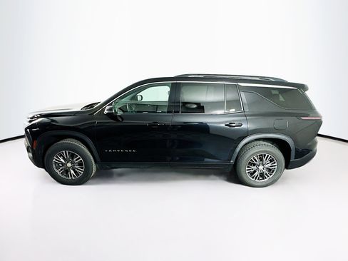 Used 2024 Chevrolet Traverse LT FWD image 4