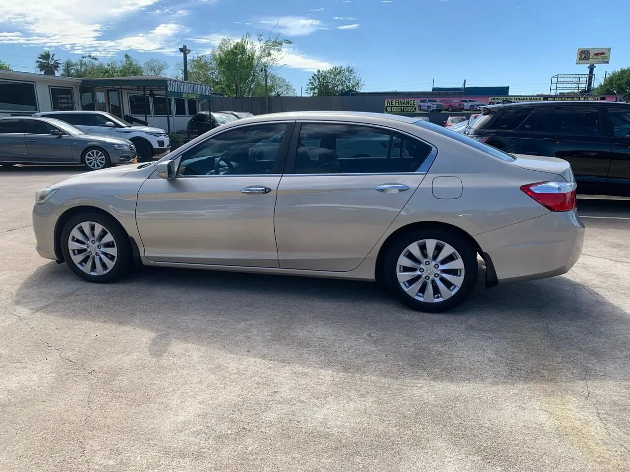 Used 2014 Honda Accord EX image 9