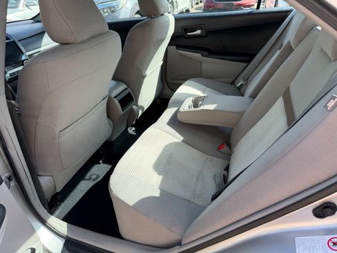 Used 2012 Toyota Camry LE FWD image 8