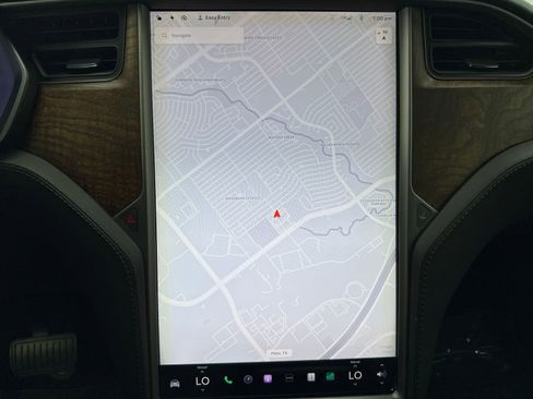 Used 2018 Tesla Model X 75D AWD/4WD image 32