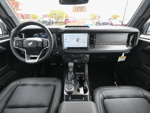 New 2025 Ford Bronco Badlands image 24