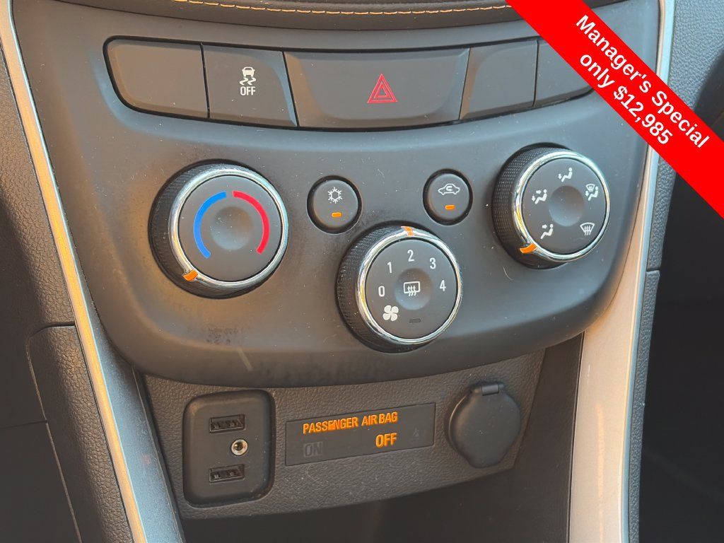 Used 2019 Chevrolet Trax LT w/ LT Convenience Package AWD/4WD image 21