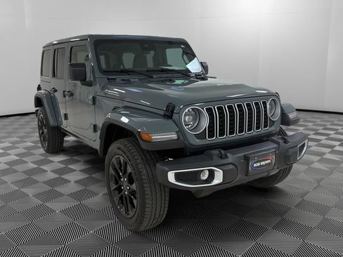 Used 2025 Jeep Wrangler Unlimited Sahara w/ Safety Group AWD/4WD image 7