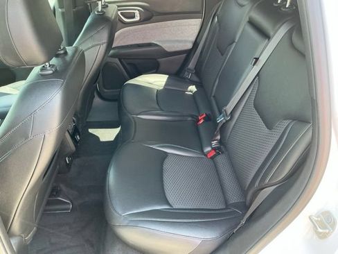 Used 2024 Jeep Compass Latitude AWD/4WD image 12