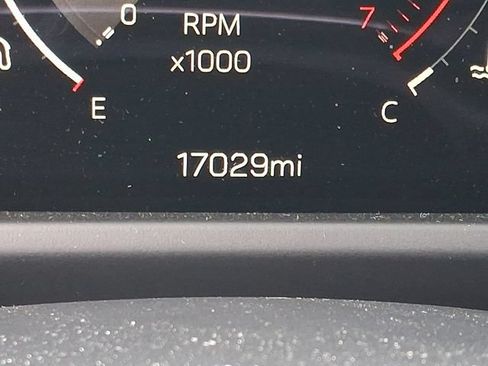 Used 2026 GMC Acadia Elevation w/ Elevation Premium Package AWD/4WD image 18