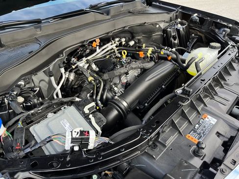 Used 2025 Ford Explorer Active image 37