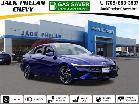 Used 2025 Hyundai Elantra SEL image 1