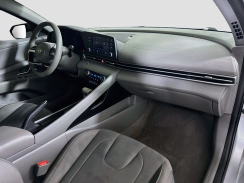 Used 2022 Hyundai Elantra SEL FWD image 30