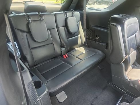 Used 2020 Ford Explorer XLT w/ Equipment Group 202A AWD/4WD image 37