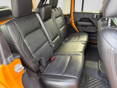Used 2021 Jeep Wrangler Unlimited Sahara w/ Uconnect 4C Nav & Sound Group AWD/4WD image 19