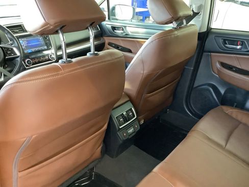 Used 2018 Subaru Outback 2.5i Touring image 19