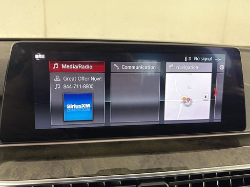 Used 2019 BMW 540i xDrive w/ M Sport Package image 32