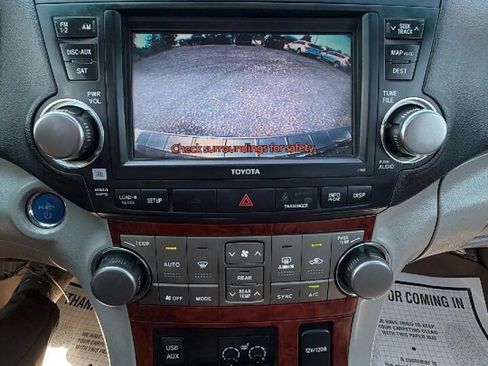 Used 2012 Toyota Highlander Limited AWD/4WD image 12