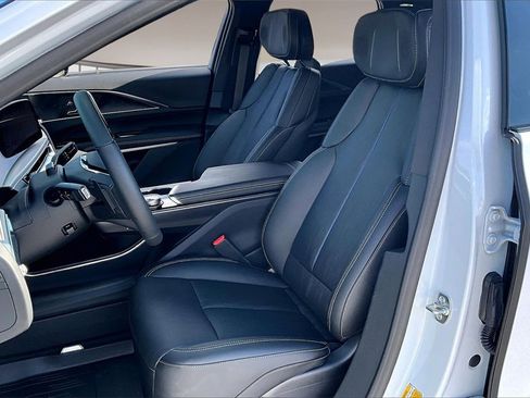 New 2026 Cadillac Lyriq Premium Luxury image 9