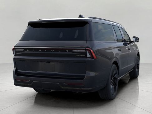 New 2026 Lincoln Navigator L Reserve w/ Jet Appearance Package AWD/4WD image 8