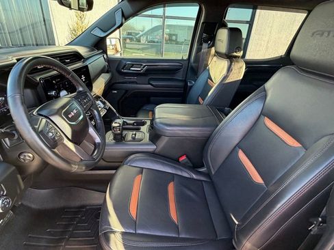 Used 2024 GMC Sierra 1500 AT4 w/ Technology Package AWD/4WD image 8