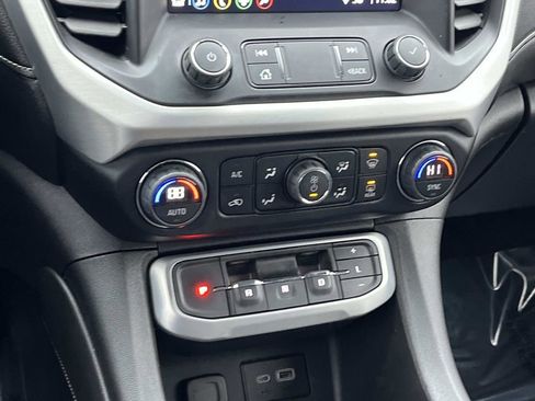 Used 2020 GMC Acadia SLE w/ Driver Convenience Package image 30