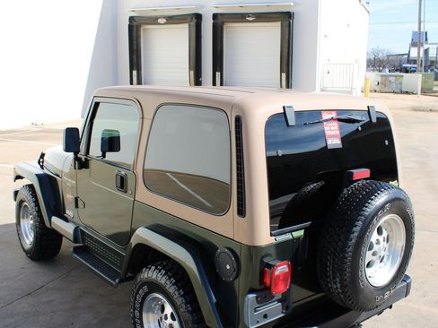 Used 1998 Jeep Wrangler Sahara image 19