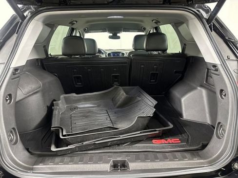 Used 2022 GMC Terrain SLT w/ Elevation Edition image 26