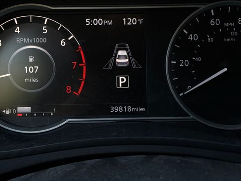 Used 2025 Nissan Versa SV w/ Trunk Package FWD image 37