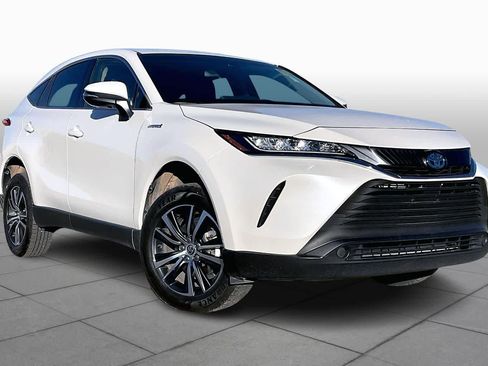 Used 2021 Toyota Venza LE image 3