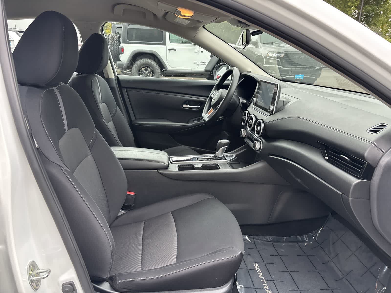 Used 2024 Nissan Sentra SV FWD image 7