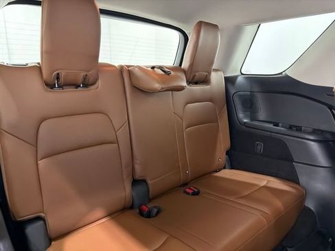 Used 2023 Nissan Pathfinder Platinum AWD/4WD image 26