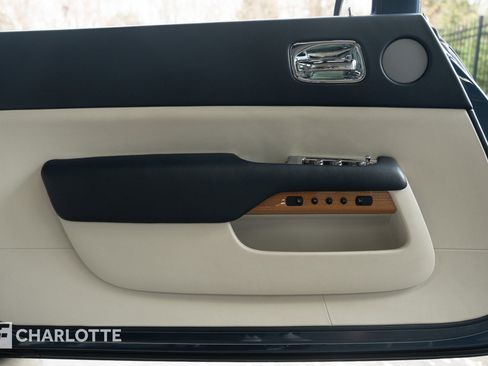 Used 2019 Rolls-Royce Wraith image 17